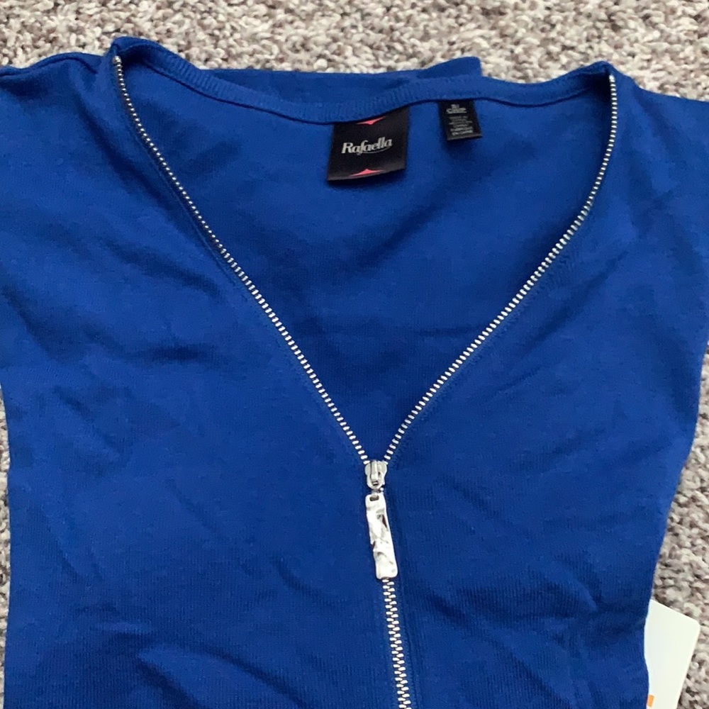 3/4 length top - Picture 3 of 3